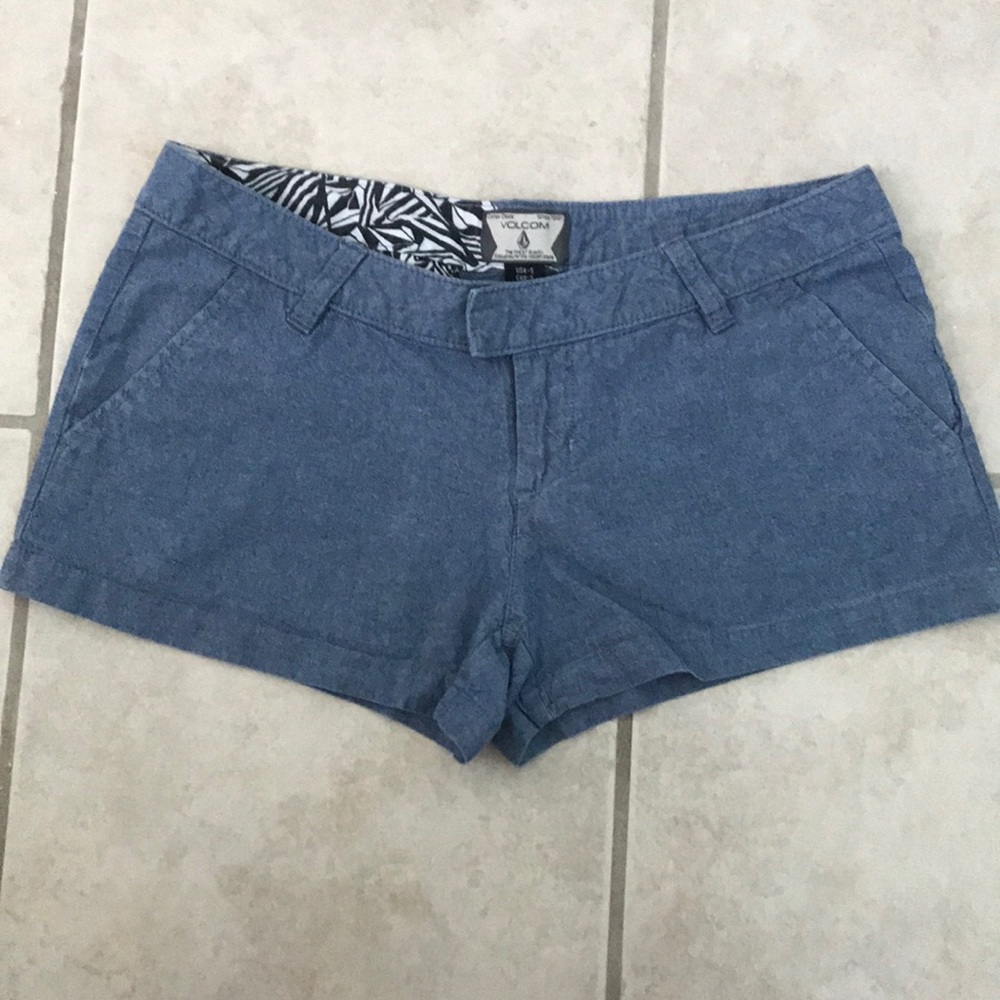 Volcom brand size 5 shorts